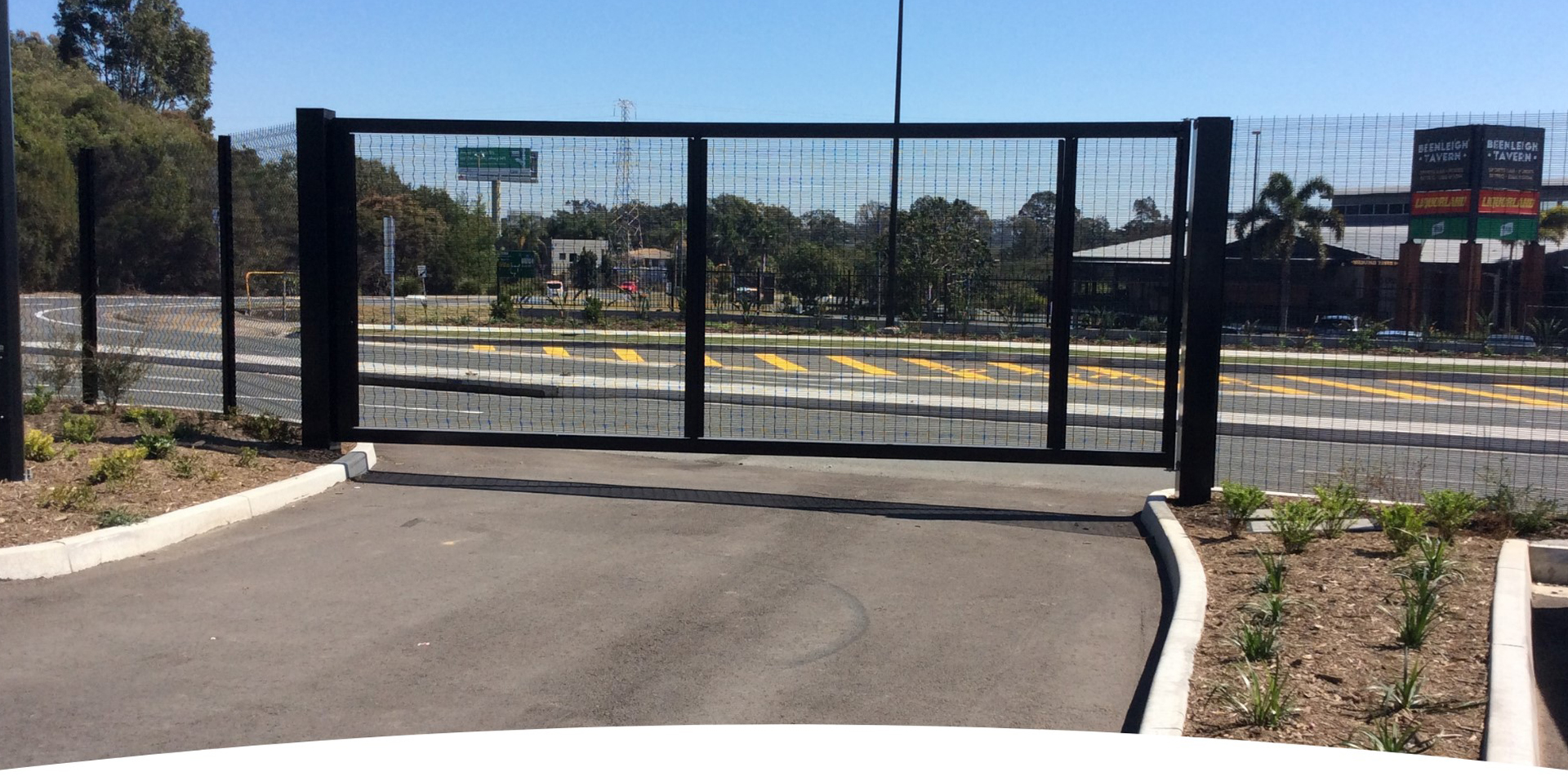 Fencing and Gating Project for New Zarraffa’s Coffee